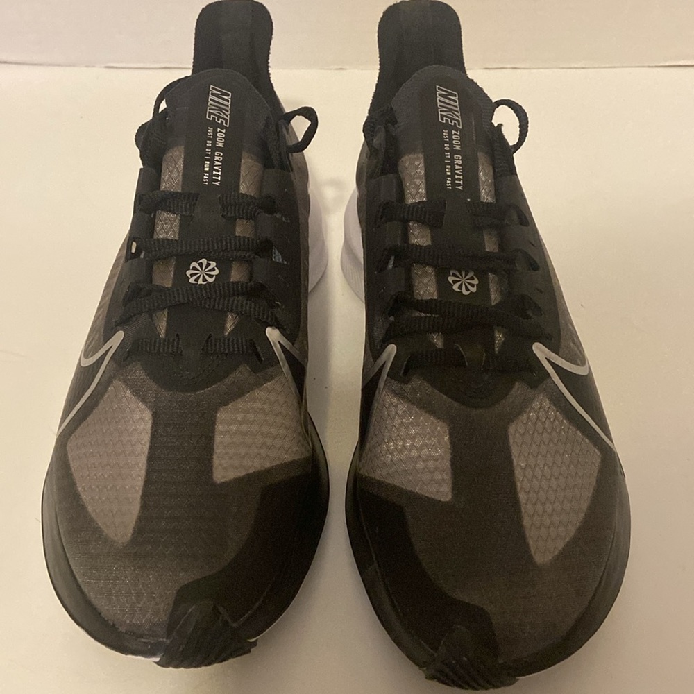 Nike Zoom Gravity Silver/Black Running Shoes NWOT
